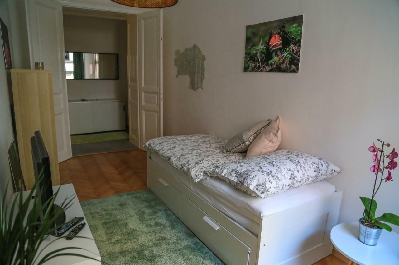 Lovely Apartment In The Heart Of Graz Exterior photo