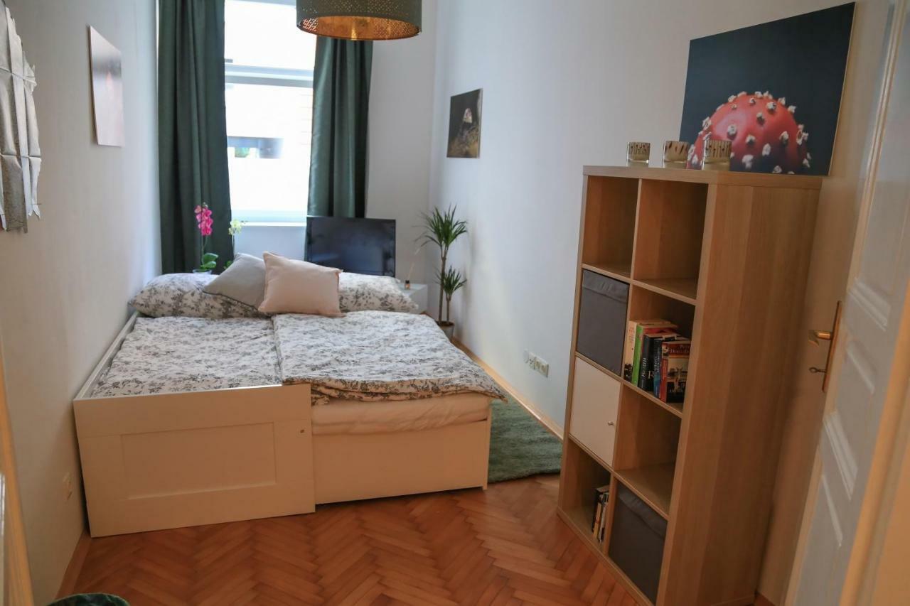 Lovely Apartment In The Heart Of Graz Exterior photo